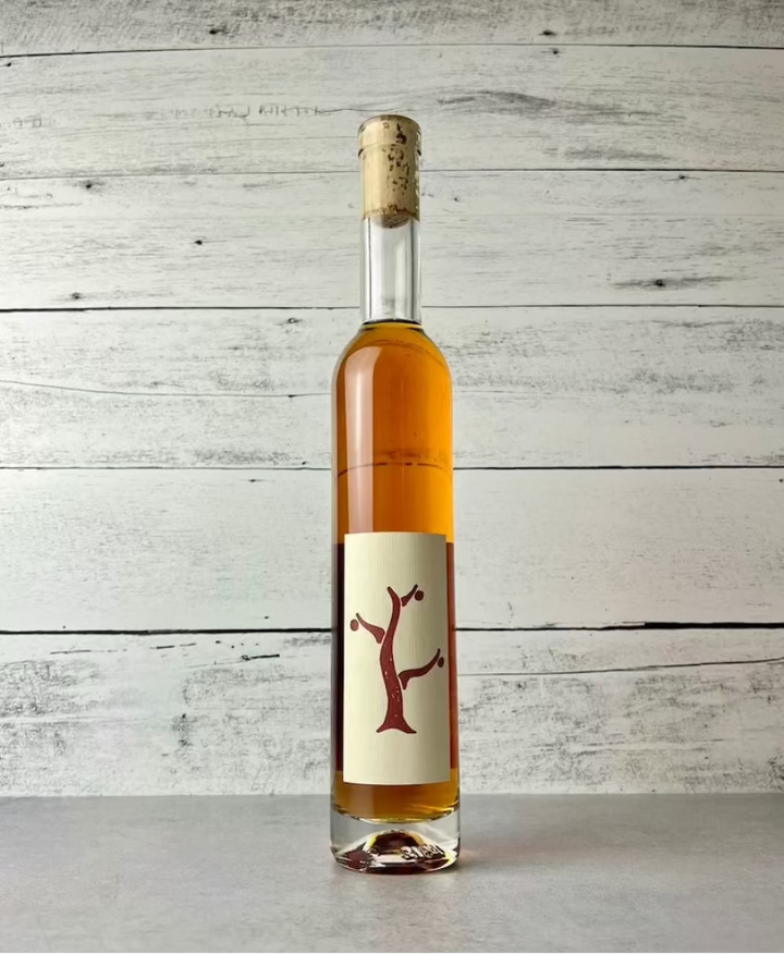 375 mL bottle of Eve's Cidery Essence Ice Cider