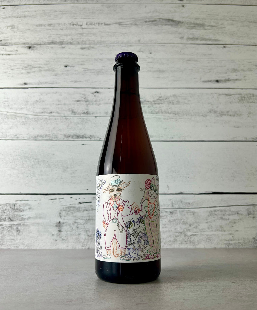 Photo of a 500 mL bottle of Two Broads Cider Mawage